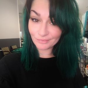 Meet your Posher, Courtney